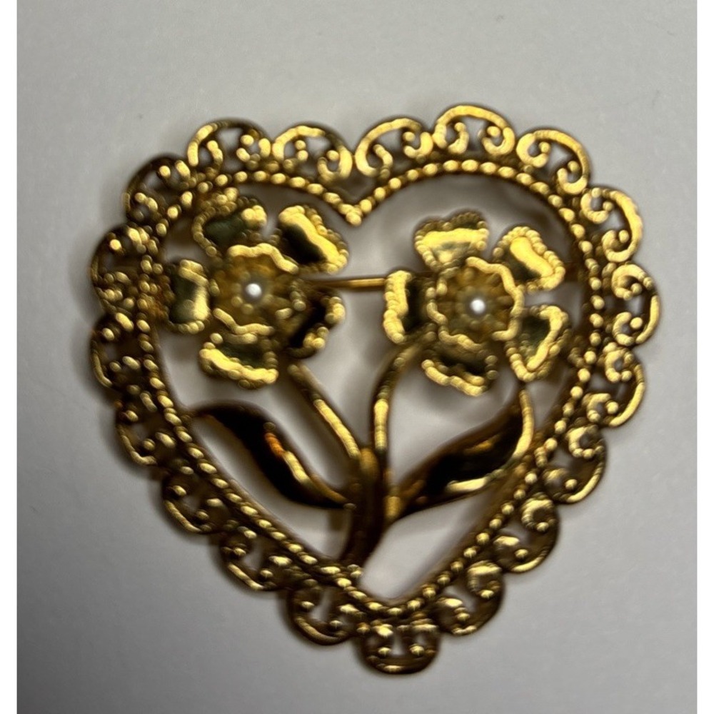 Vintage Avon Filigree Heart Brooch Gold Tone Floral Faux Pearl Pin